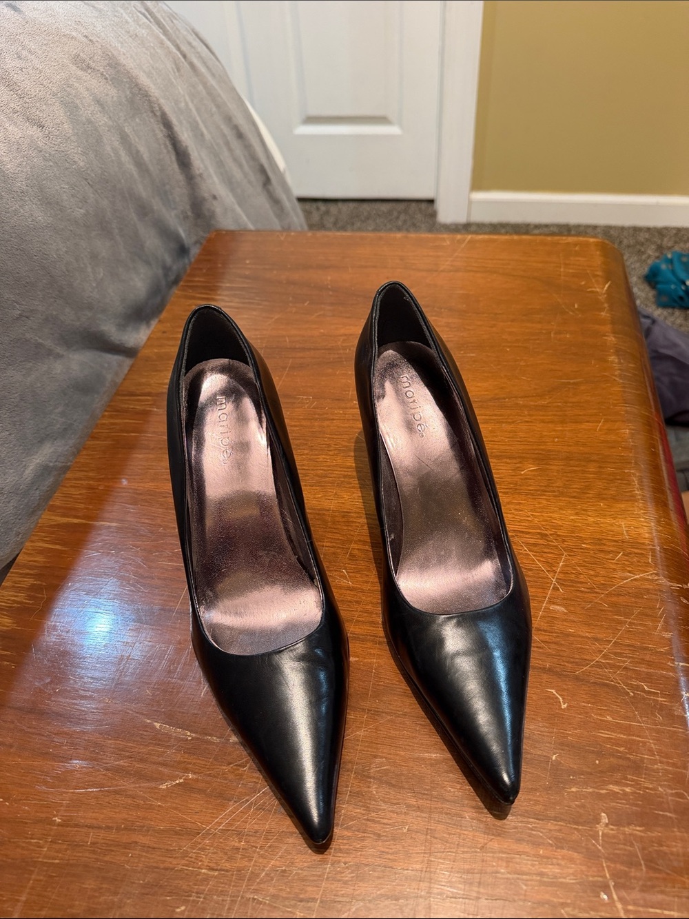 Maripe Black Leather Pointed-Toe Pumps